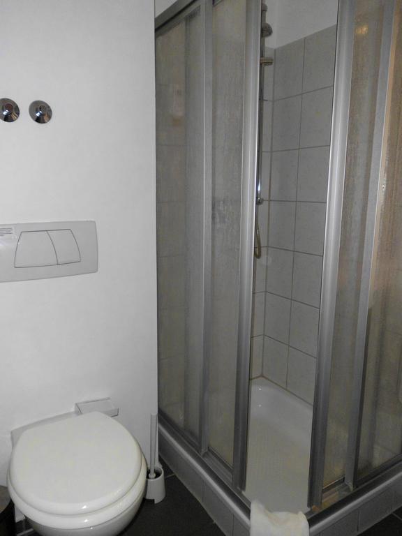 Hotel Montana Lauenau ภายนอก รูปภาพ