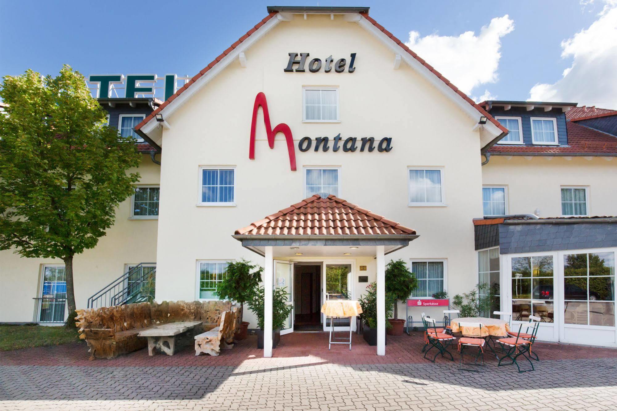 Hotel Montana Lauenau ภายนอก รูปภาพ